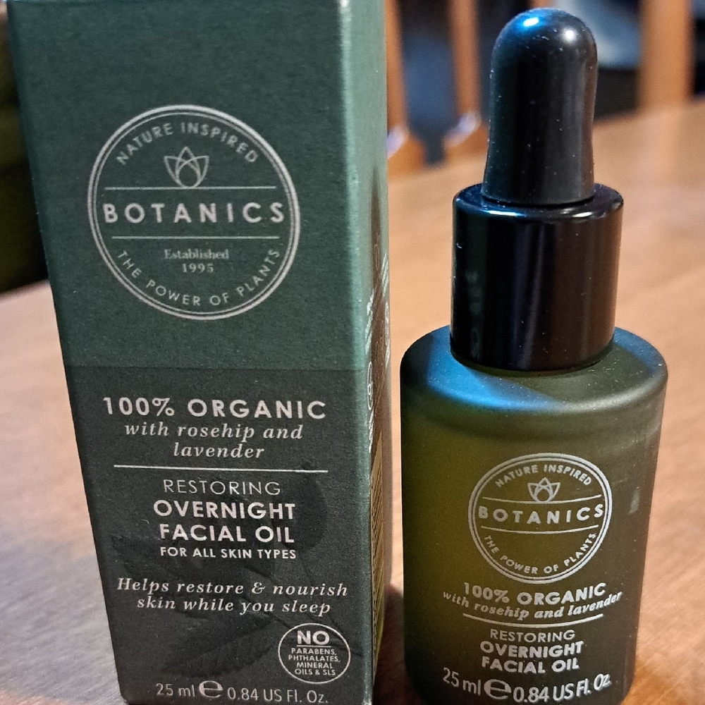 Botanics Green Restoring Overnight Facial Oil